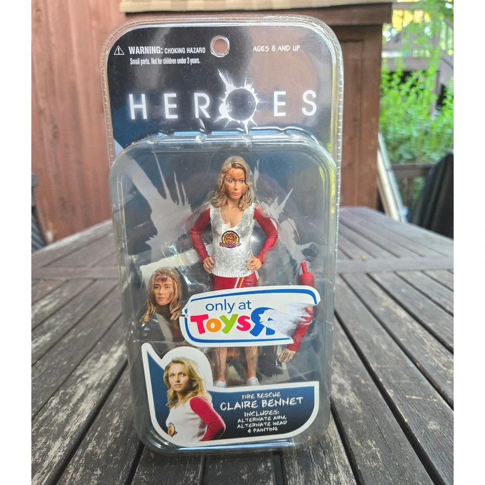 Mezco Heroes Fire Rescue Claire Bennet Action Figure Toys R Us Exclusive